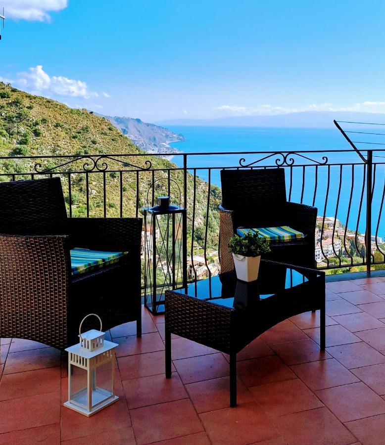 Tao Charming Apartment Taormina Exterior photo