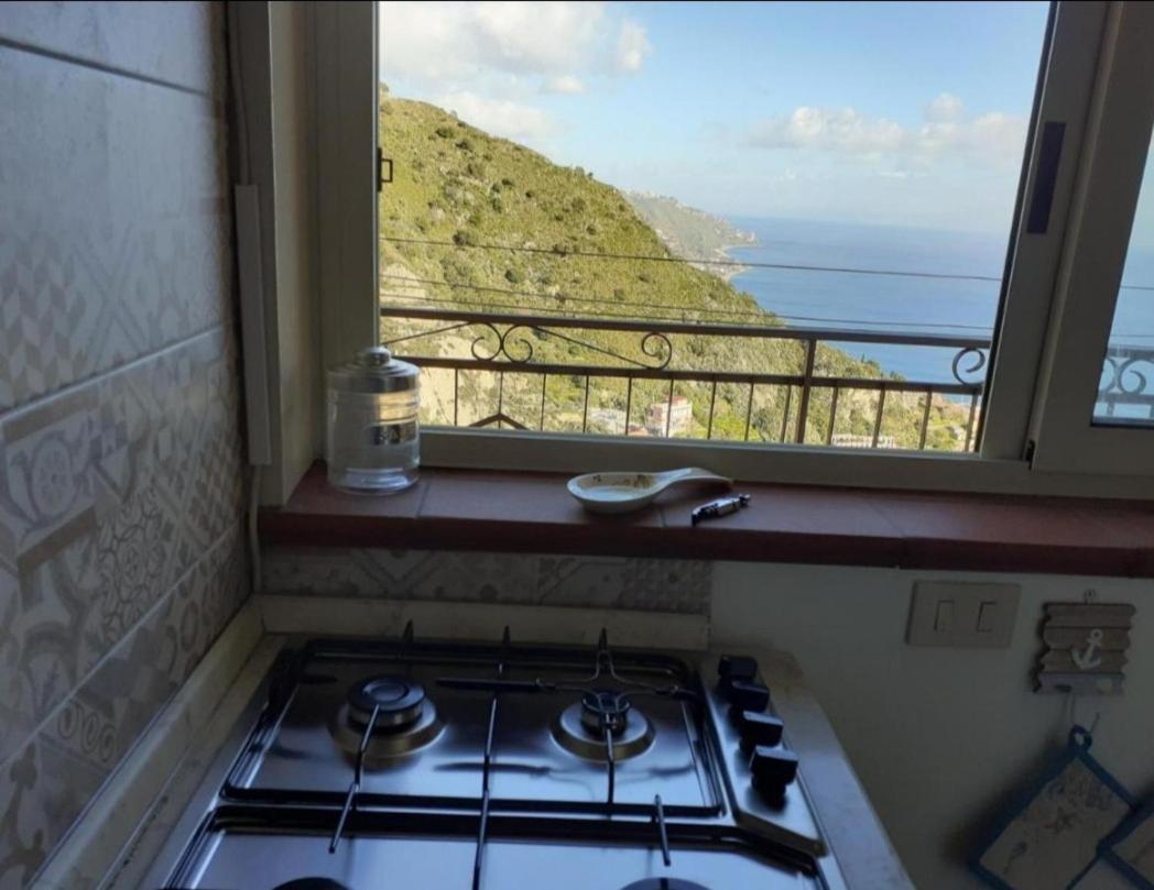 Tao Charming Apartment Taormina Room photo